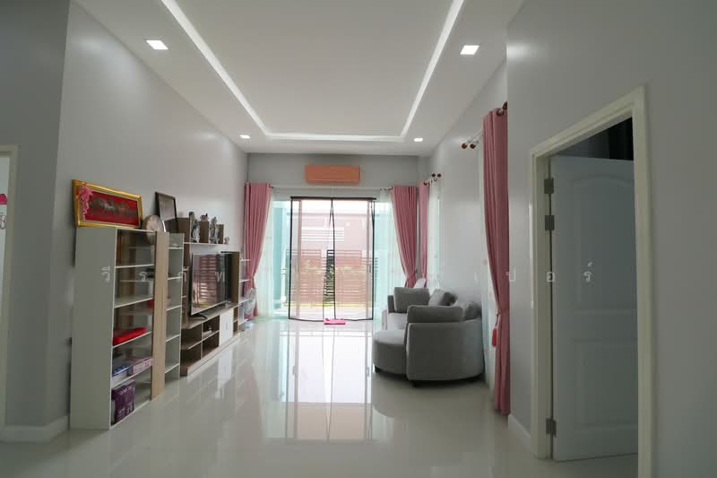 Affordable 3-BRM, 2.5-BATH Modern Home for Sale in Udon Thani, Thailand, Udon Thani, Nong Khon Kwang, Muang Udon Thani, Udon Thani, 3 Bedrooms, 210 sqm, Single Detached House For Sale, by วีรภัทรา ดาร์เปอร์, 500469149 - DDproperty.com