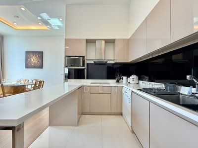 For Rent - Trapezo Sukhumvit 16, Bangkok