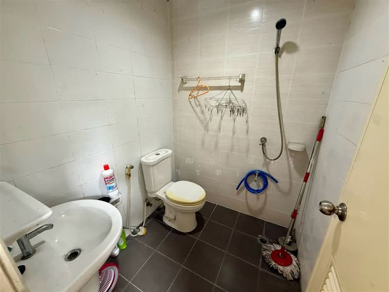 Pruksa Ville 23 Ramintra-Phrayasuren, Bangkok, 21 แยก 3 Phraya Suren Soi 21, Yaek 3, Bang Chun, Khlong Sam Wa, Bangkok, 3 Bedrooms, 110 sqm, Townhouse For Sale, by คุณ จิรวัฒน์ บัวรุ่ง (อาร์ท), 500469183 - DDproperty.com
