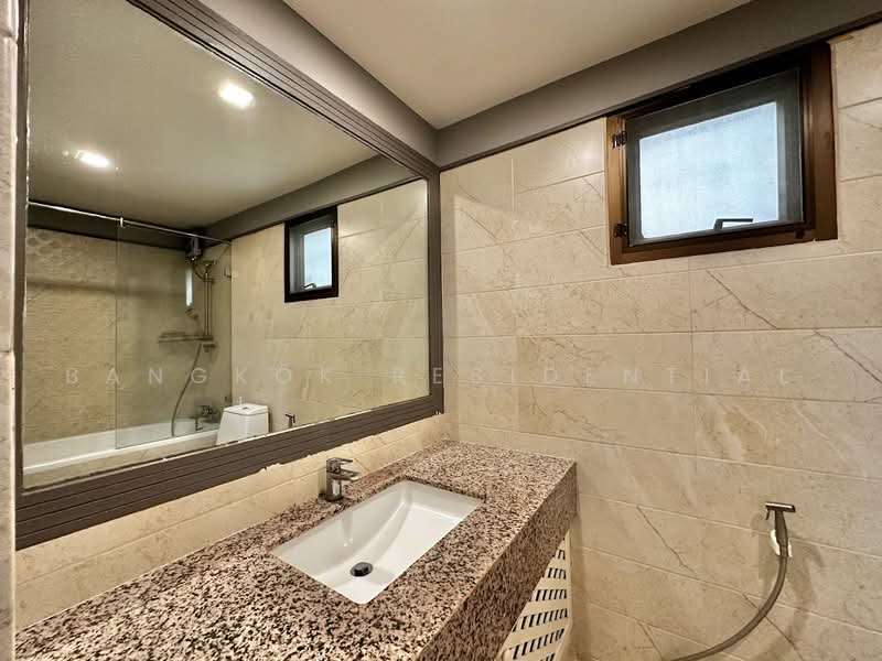 Top View Tower, Bangkok, Soi Sukhumvit 59, Khlong Tan Nua, Watthana, Bangkok, 3 Bedrooms, 120 sqm, Condo For Rent, by Bangkok Residential, 500469225 - DDproperty.com