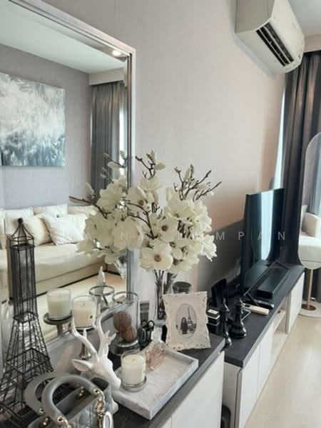 Life Ratchadapisek, Bangkok, 279 Ratchadapisaek Road, Huai Khwang, Bangkok, 2 Bedrooms, 56 sqm, Condo For Sale, by Nicha Na Lampang, 500469229 - DDproperty.com