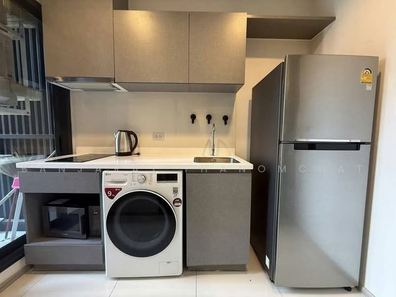 Life Asoke Hype, Bangkok, 339 Chaturathit Rd, Makkasan, Ratchathewi, Bangkok, 1 Bedroom, 36 sqm, Condo For Rent, by Banjarat Thanomchat, 500469238 - DDproperty.com