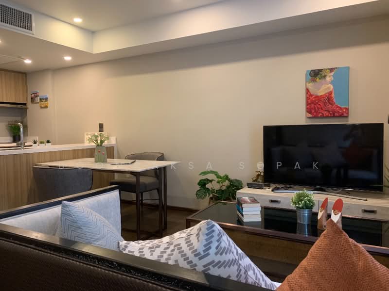 Na Vara Residence, Bangkok, 33/6 Soi Langsuan, Lumphini, Pathum Wan, Bangkok, 1 Bedroom, 42 sqm, Condo For Rent, by Boonraksa Sopak, 500469272 - DDproperty.com