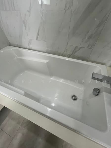 Hyde Sukhumvit 11, Bangkok, 11 Soi Sukhumvit 11, Khlongtoei Nua, Watthana, Bangkok, 2 Bedrooms, 63 sqm, Condo For Sale, by Nicha Na Lampang, 500469319 - DDproperty.com