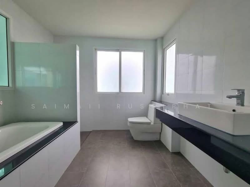 Seabreeze Villa Pattaya, Chon Buri (Pattaya), ถนนสุขุมวิท, Bang Lamung, Bang Lamung (Pattaya), Chon Buri (Pattaya), 5 Bedrooms, 330 sqm, Single Detached House For Sale, by Saimaii Russiphat, 500469327 - DDproperty.com