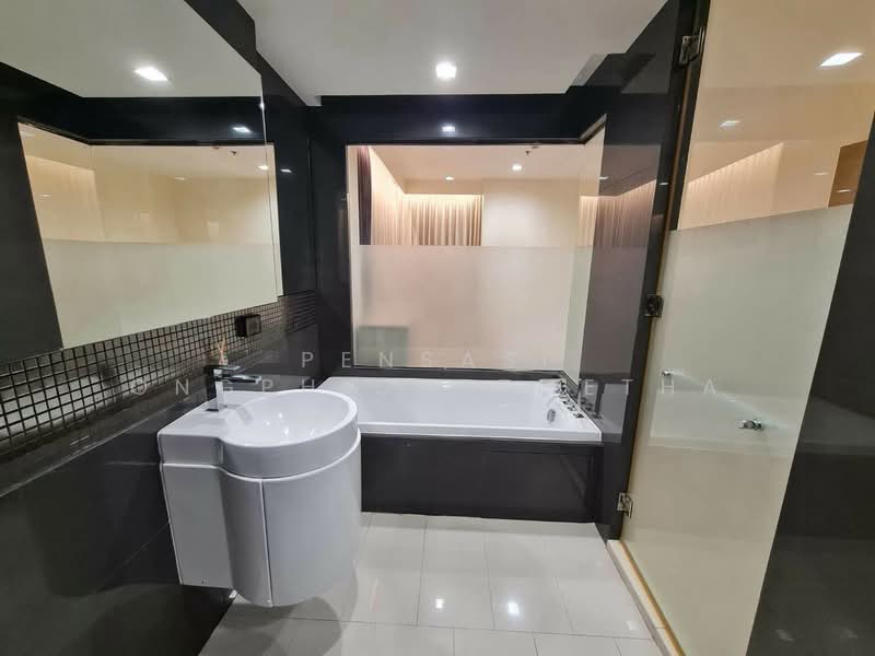 Rhythm Sukhumvit 50, Bangkok, 8 Sukhumvit 50, Sukhumvit Road, Phra Kanong, Khlong Toei, Bangkok, 2 Bedrooms, 65 sqm, Condo For Rent, by Pensasi Ongphichetmetha, 500469352 - DDproperty.com