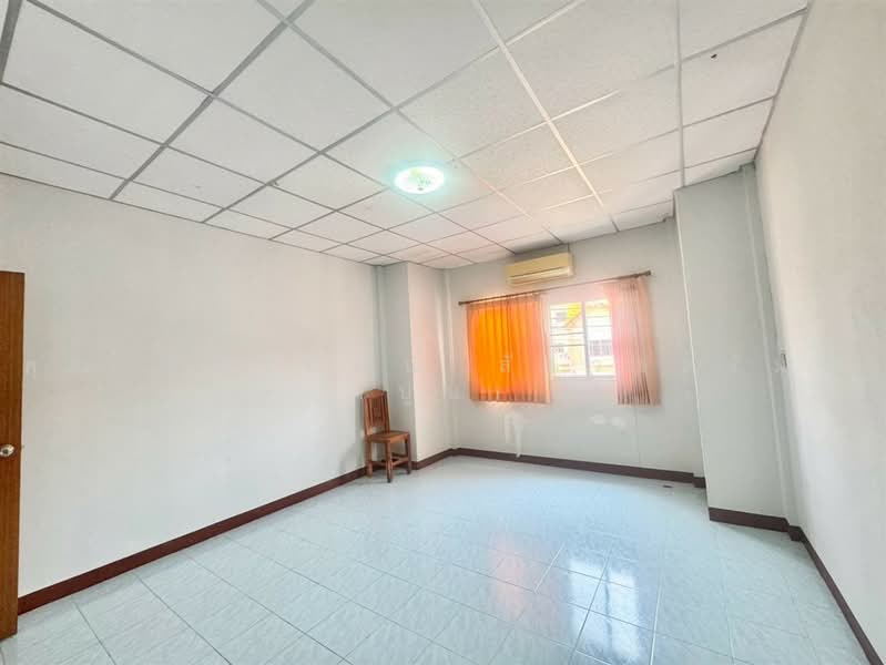 อรุณทอง3 เพชรเกษม69 (Arunthong 3 Phetkasem 69), Bangkok, ถนนเพชรเกษม, Nong Kham, Nong Khaem, Bangkok, 2 Bedrooms, 70 sqm, Townhouse For Sale, by คุณ ฐิชาปัณณ์ สังวาลรัมย์ (ปูน), 500469433 - DDproperty.com