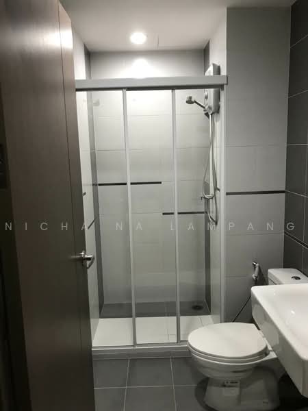 The Base Sukhumvit 77, Bangkok, 289 Sukhumvit 77 Road, Phra Kanong Nua, Watthana, Bangkok, 2 Bedrooms, 58 sqm, Condo For Sale, by Nicha Na Lampang, 500469435 - DDproperty.com