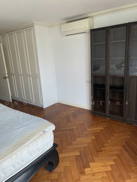 Serene Place Sukhumvit 24, Bangkok, 9 Soi Sukhumvit 24, Sukhumvit Road, Khong Tan, Khlong Toei, Bangkok, 2 Bedrooms, 109 sqm, Condo For Rent, by Pensasi Ongphichetmetha, 500469443 - DDproperty.com