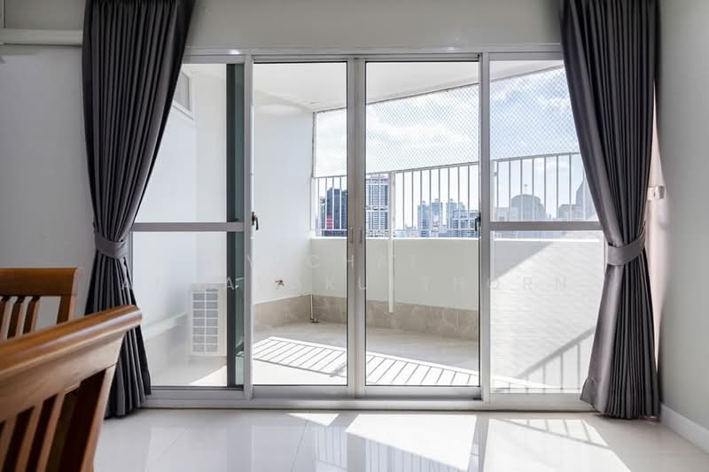 Fifty Fifth Tower, Bangkok, 84 Soi Sukhumvit 55, Sukhumvit Road, Khlong Tan Nua, Watthana, Bangkok, 3 Bedrooms, 223 sqm, Condo For Rent, by Vichai Annavakulthorn, 500469446 - DDproperty.com