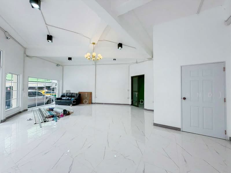 ตึกตกเเต่งสวย มองเห็นง่าย พร้อมทำกิจการ 4 ชั้น, Bangkok, Pom Prap, Pom Prap Sattru Phai, Bangkok, , 315 sqm, Shophouse For Rent, by ERA Holding (Thailand) Co., Ltd., 500469480 - DDproperty.com