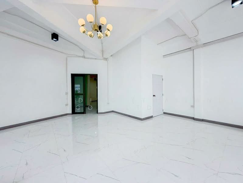 ตึกตกเเต่งสวย มองเห็นง่าย พร้อมทำกิจการ 4 ชั้น, Bangkok, Pom Prap, Pom Prap Sattru Phai, Bangkok, , 315 sqm, Shophouse For Rent, by ERA Holding (Thailand) Co., Ltd., 500469480 - DDproperty.com