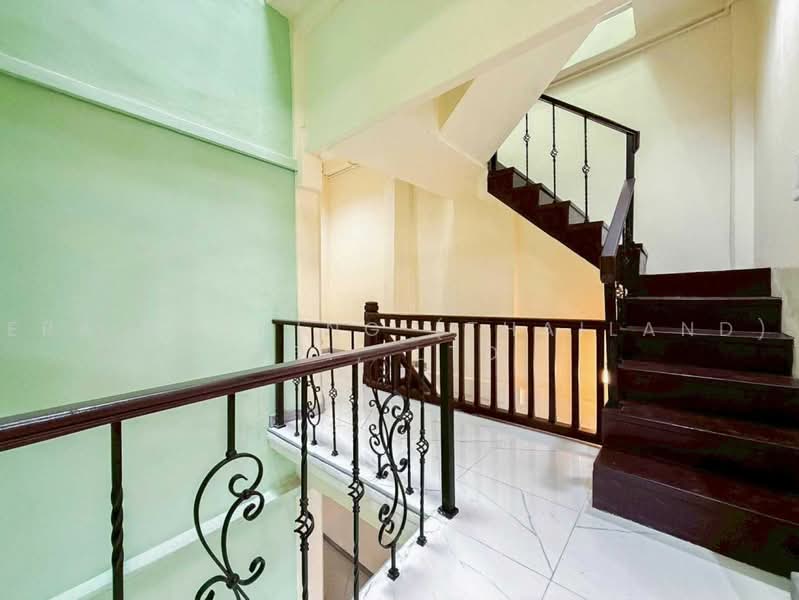 ตึกตกเเต่งสวย มองเห็นง่าย พร้อมทำกิจการ 4 ชั้น, Bangkok, Pom Prap, Pom Prap Sattru Phai, Bangkok, , 315 sqm, Shophouse For Rent, by ERA Holding (Thailand) Co., Ltd., 500469480 - DDproperty.com