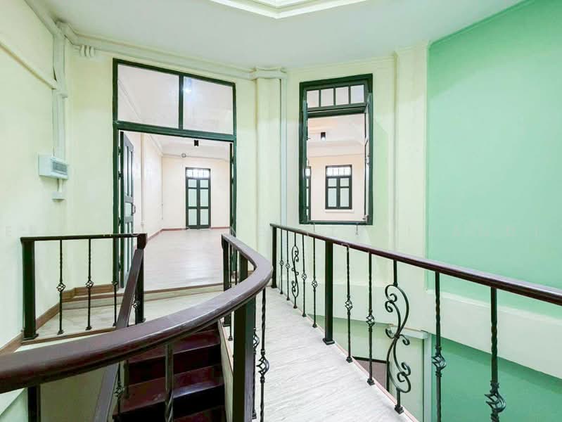 ตึกตกเเต่งสวย มองเห็นง่าย พร้อมทำกิจการ 4 ชั้น, Bangkok, Pom Prap, Pom Prap Sattru Phai, Bangkok, , 315 sqm, Shophouse For Rent, by ERA Holding (Thailand) Co., Ltd., 500469480 - DDproperty.com