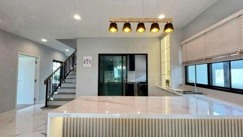 Setthasiri Bangna-Suvarnabhumi : เศรษฐสิริ บางนา-สุวรรณภูมิ, สมุทรปราการ, 888 ถ.กิ่งแก้ว, ราชาเทวะ, บางพลี, สมุทรปราการ, 247 ตร.ม., บ้านเดี่ยว ให้เช่า, โดย LINE @firststep, 500469502 - DDproperty.com