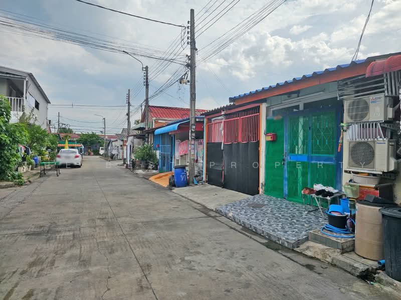 หมู่บ้านหลังคาแดง เคหะร่มเกล้า24, Bangkok, Khlong Song Ton Nun, Lat Krabang, Bangkok, 3 Bedrooms, 100 sqm, Townhouse For Sale, by The Best Property ทิ้ม, 500469542 - DDproperty.com