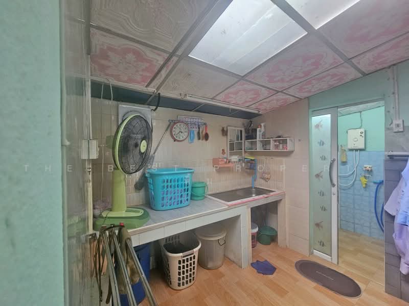 หมู่บ้านหลังคาแดง เคหะร่มเกล้า24, Bangkok, Khlong Song Ton Nun, Lat Krabang, Bangkok, 3 Bedrooms, 100 sqm, Townhouse For Sale, by The Best Property ทิ้ม, 500469542 - DDproperty.com