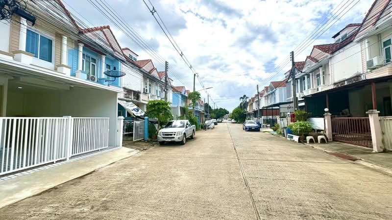 Baan Mantakarn Rangsit-Lumlukka Klong 4, Pathum Thani, Sawai Pracharat Road, Lat Sawai, Lam Luk Ka, Pathum Thani, 3 Bedrooms, 116 sqm, Townhouse For Sale, by Connex Property, 500469586 - DDproperty.com