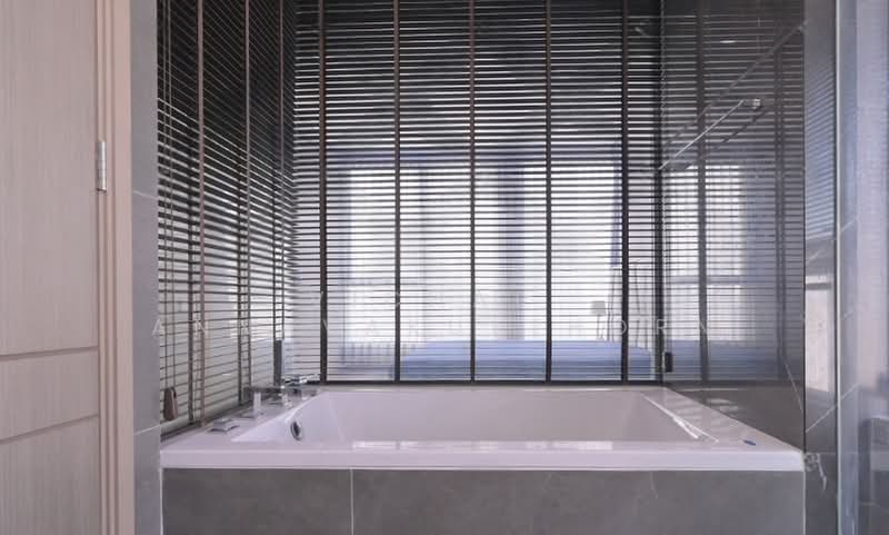 The Esse at Singha Complex, Bangkok, 1788 New Petchaburi Rd, Khlongtoei Nua, Watthana, Bangkok, 2 Bedrooms, 70 sqm, Condo For Rent, by Vichai Annavakulthorn, 500469607 - DDproperty.com
