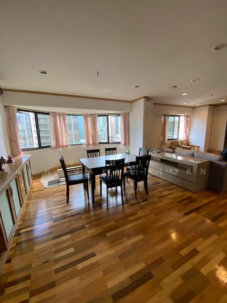 Baan Suanpetch, Bangkok, 18 Soi Sukhumvit 39, Khlong Tan Nua, Watthana, Bangkok, 3 Bedrooms, 129 sqm, Condo For Rent, by Vichai Annavakulthorn, 500469623 - DDproperty.com