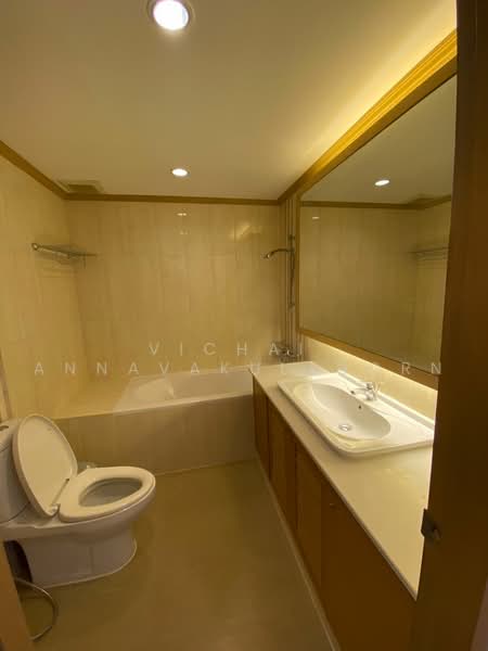 Baan Suanpetch, Bangkok, 18 Soi Sukhumvit 39, Khlong Tan Nua, Watthana, Bangkok, 3 Bedrooms, 129 sqm, Condo For Rent, by Vichai Annavakulthorn, 500469623 - DDproperty.com