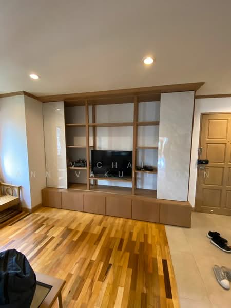 Baan Suanpetch, Bangkok, 18 Soi Sukhumvit 39, Khlong Tan Nua, Watthana, Bangkok, 3 Bedrooms, 129 sqm, Condo For Rent, by Vichai Annavakulthorn, 500469623 - DDproperty.com