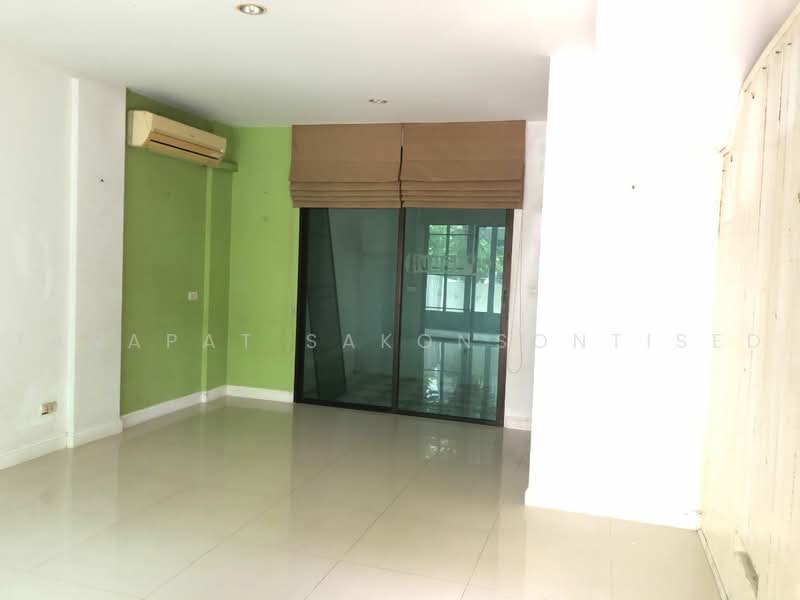 Areeya Mandarina Sukhumvit 77, Bangkok, Sukhumvit 77 Road (On Nut), Suan Luang, Bangkok, 3 Bedrooms, 200 sqm, Townhouse For Sale, by Tanapat Sakonsontised, 500469688 - DDproperty.com