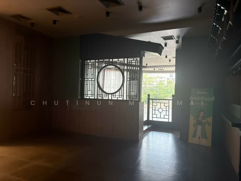 For Rent: Glass window unit with high ceiling in Thonglor, Bangkok, Khlong Tan Nua, Watthana, Bangkok, , 178 sqm, Retail Space For Rent, by Chutinun Mungmai, 500469690 - DDproperty.com