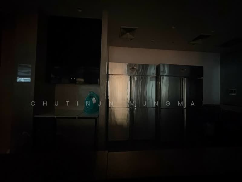 For Rent: Glass window unit with high ceiling in Thonglor, กรุงเทพ, คลองตันเหนือ, วัฒนา, กรุงเทพ, 178 ตร.ม., พื้นที่ขายของ ให้เช่า, โดย Chutinun Mungmai, 500469690 - DDproperty.com