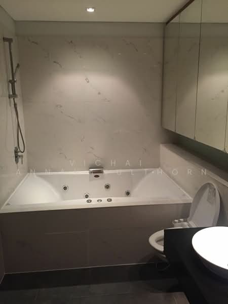 The Lakes, Bangkok, 123 Ratchadaphisek Road, Khlong Toei, Bangkok, 2 Bedrooms, 109 sqm, Condo For Rent, by Vichai Annavakulthorn, 500469691 - DDproperty.com
