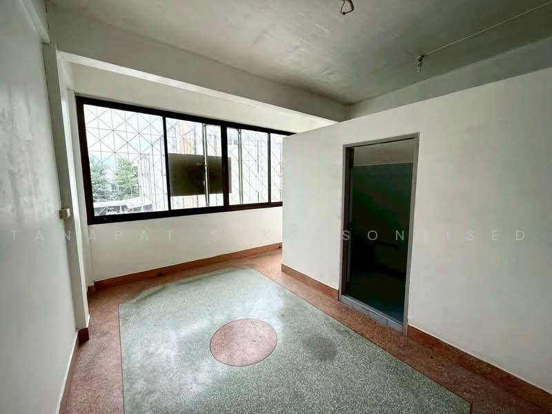 4-BR Townhouse, Bangkok, Bang Waek, Phasi Charoen, Bangkok, 4 Bedrooms, 352 sqm, Townhouse For Sale, by Tanapat Sakonsontised, 500469693 - DDproperty.com