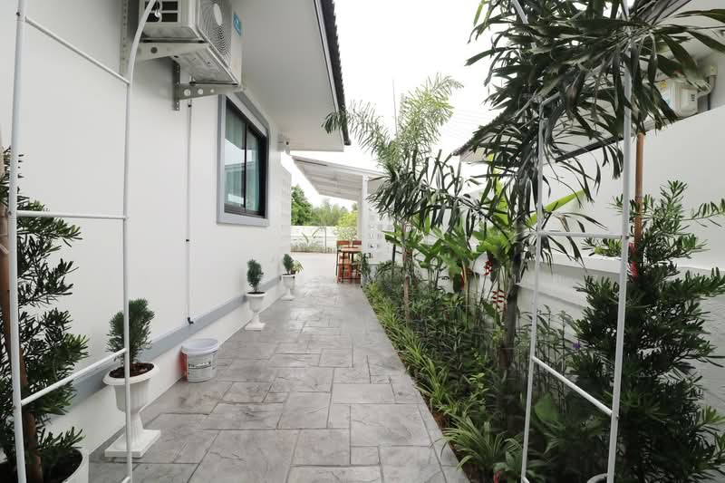 ขายวิลล่า 3 ห้องนอน 3 ห้องน้ำ พร้อมสระว่ายน้ำ เฟอร์ครบ แดงใหญ่ ขอนแก่น, ขอนแก่น, แดงใหญ่, เมืองขอนแก่น, ขอนแก่น, 100 ตร.ม., บ้านแฝด ขาย, โดย วีรภัทรา ดาร์เปอร์, 500469729 - DDproperty.com