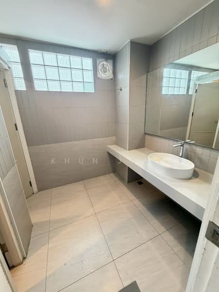 Office Building for Rent in Prime Thong Lo Location (SPSJP569), Bangkok, ทองหล่อ17, Khlong Tan Nua, Watthana, Bangkok, , 1,000 sqm, Office Space For Rent, by Khun Jane, 500469760 - DDproperty.com