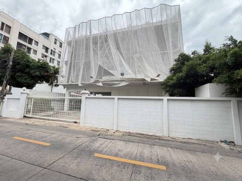 Office Building for Rent in Prime Thong Lo Location (SPSJP569), Bangkok, ทองหล่อ17, Khlong Tan Nua, Watthana, Bangkok, , 1,000 sqm, Office Space For Rent, by Khun Jane, 500469760 - DDproperty.com