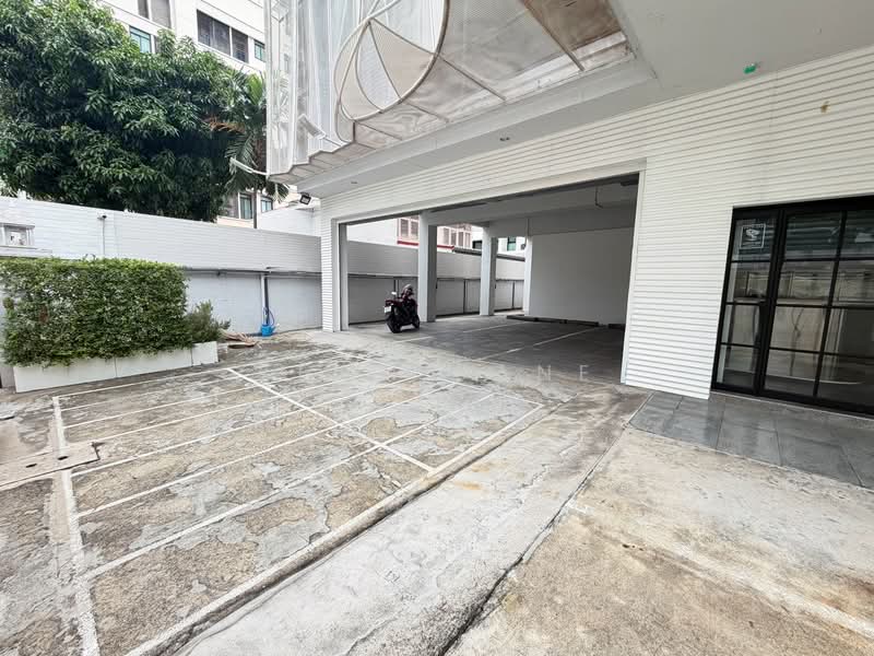 Office Building for Rent in Prime Thong Lo Location (SPSJP569), Bangkok, ทองหล่อ17, Khlong Tan Nua, Watthana, Bangkok, , 1,000 sqm, Office Space For Rent, by Khun Jane, 500469760 - DDproperty.com
