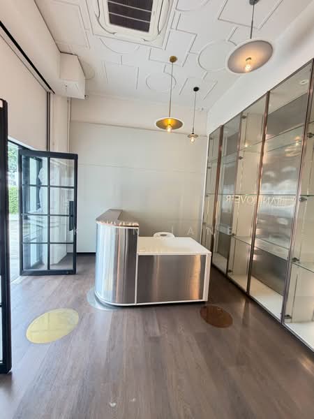 Office Building for Rent in Prime Thong Lo Location (SPSJP569), Bangkok, ทองหล่อ17, Khlong Tan Nua, Watthana, Bangkok, , 1,000 sqm, Office Space For Rent, by Khun Jane, 500469760 - DDproperty.com