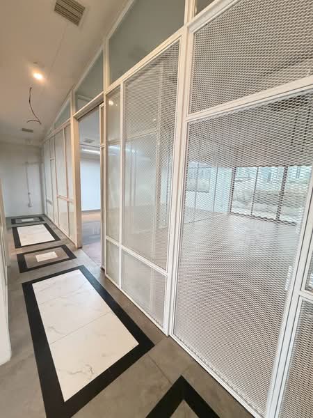Office Building for Rent in Prime Thong Lo Location (SPSJP569), Bangkok, ทองหล่อ17, Khlong Tan Nua, Watthana, Bangkok, , 1,000 sqm, Office Space For Rent, by Khun Jane, 500469760 - DDproperty.com