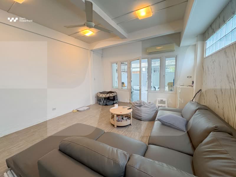 4-Story Townhome in Soi Sathorn9, Bangkok, นราธิวาสราชนครินทร์, Yan Nawa, Sathon, Bangkok, 3 Bedrooms, 300 sqm, Townhouse For Sale, by Ratchawan Huang, 500469780 - DDproperty.com