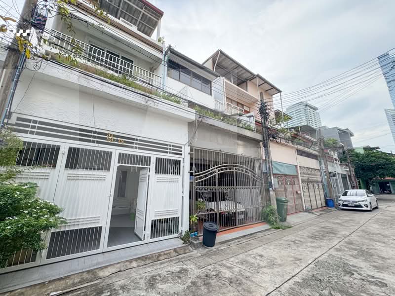 4-Story Townhome in Soi Sathorn9, Bangkok, นราธิวาสราชนครินทร์, Yan Nawa, Sathon, Bangkok, 3 Bedrooms, 300 sqm, Townhouse For Sale, by Ratchawan Huang, 500469780 - DDproperty.com