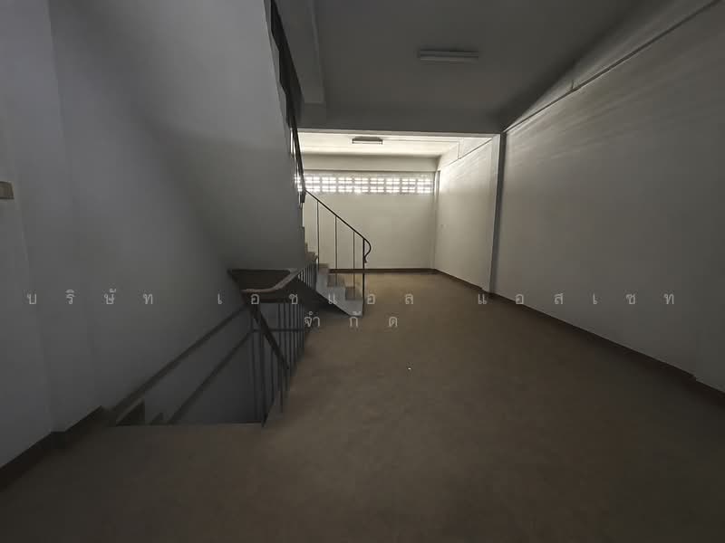 ตึกแถว 4.5 ชั้น ตรอก สองพระ บางรัก กรุงเทพ, Bangkok, Maha Phrutharam, Bang Rak, Bangkok, , 192 sqm, Shophouse For Sale, by บริษัท เอชแอล แอสเซท จำกัด, 500469795 - DDproperty.com