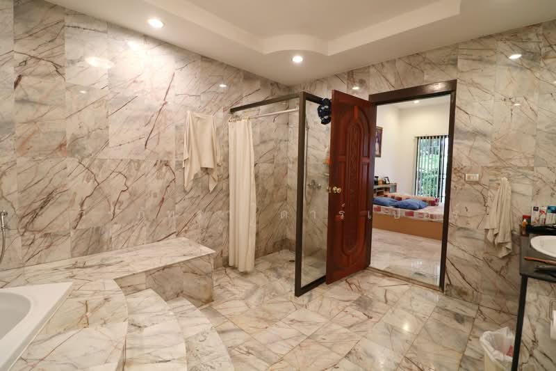 Muang Udon Thani, Udon Thani, Nong Bua, Muang Udon Thani, Udon Thani, 3 Bedrooms, 150 sqm, Semi-Detached House (Twin House) For Sale, by วีรภัทรา ดาร์เปอร์, 500469843 - DDproperty.com