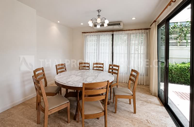 House with Private Pool / Sathorn, Bangkok, Chong Nonsi, Yan Nawa, Bangkok, 4 Bedrooms, 350 sqm, Single Detached House For Rent, by Khun Nita, 500469910 - DDproperty.com