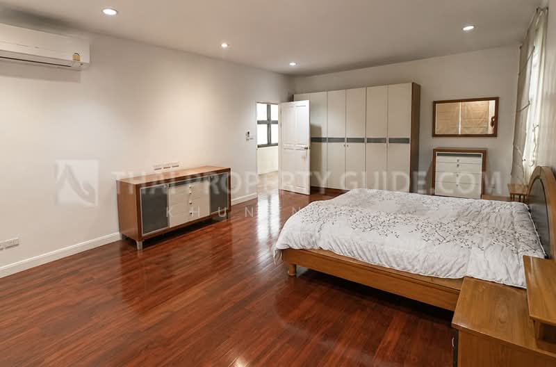 House with Private Pool / Sathorn, Bangkok, Chong Nonsi, Yan Nawa, Bangkok, 4 Bedrooms, 350 sqm, Single Detached House For Rent, by Khun Nita, 500469910 - DDproperty.com