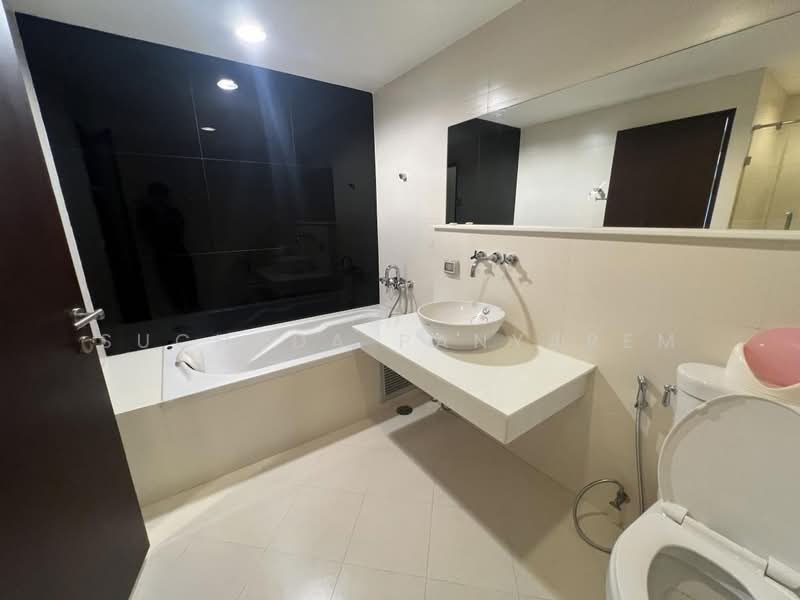 The Address Sukhumvit 42, Bangkok, 39  Soi Barbot 1, Sukhumvit Road, Phra Kanong, Khlong Toei, Bangkok, 2 Bedrooms, 76 sqm, Condo For Rent, by Suchada Panyarem, 500469918 - DDproperty.com