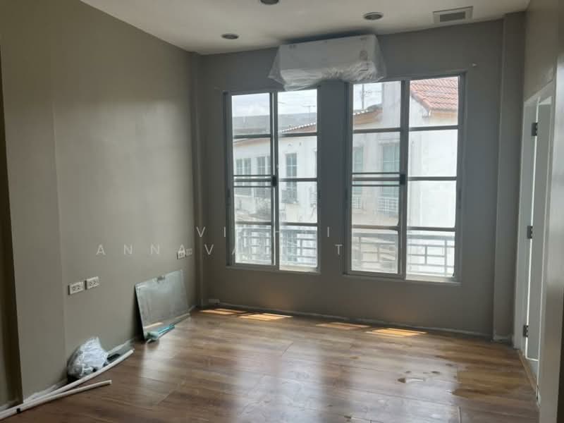 4-BR Townhouse, Bangkok, Lat Yao, Chatuchak, Bangkok, 4 Bedrooms, 300 sqm, Townhouse For Rent, by Vichai Annavakulthorn, 500469925 - DDproperty.com