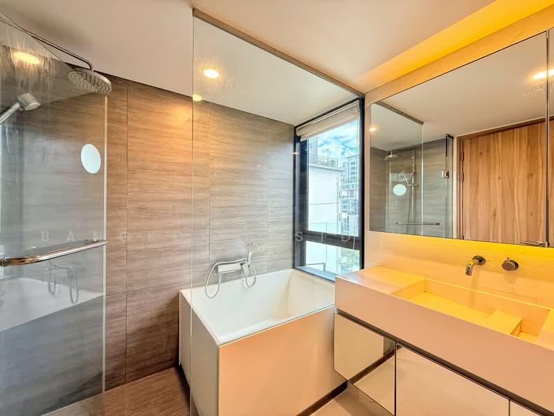 Siamese Exclusive Sukhumvit 31, Bangkok, 75 Soi Sukhumvit 31, Khlong Tan Nua, Watthana, Bangkok, 3 Bedrooms, 138 sqm, Condo For Rent, by Bangkok Residential, 500469965 - DDproperty.com