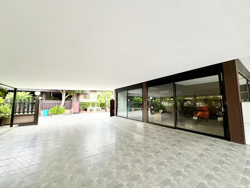 บ้านเดี่ยวบ้านกล้วย ชัยนาท, Chai Nat, Ban Kluai, Muang Chai Nat, Chai Nat, 9 Bedrooms, 150 sqm, Single Detached House For Sale, by The Best Property ต้นอ้อ, 500469979 - DDproperty.com