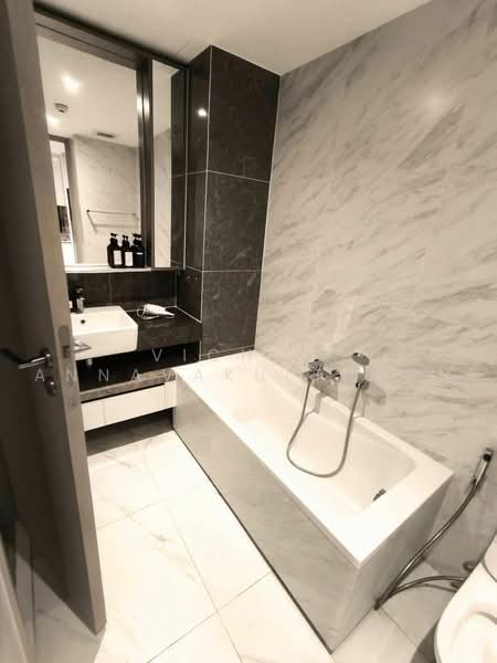 Fynn Asoke, Bangkok, 28 Sukhumvit 10 Alley, Khlong Toei, Bangkok, 2 Bedrooms, 42 sqm, Condo For Rent, by Vichai Annavakulthorn, 500469994 - DDproperty.com