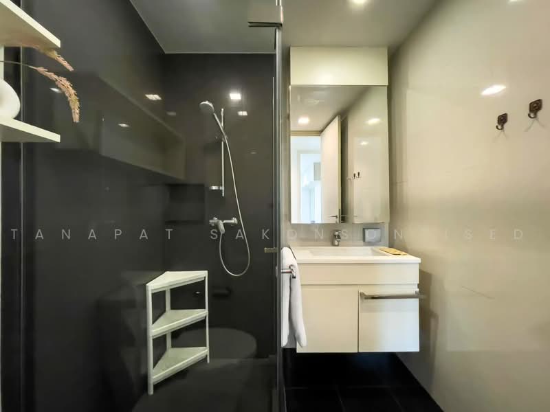 Via 31, Bangkok, Soi Sukhumvit 31, Khlong Tan Nua, Watthana, Bangkok, 2 Bedrooms, 75 sqm, Condo For Rent, by Tanapat Sakonsontised, 500470021 - DDproperty.com