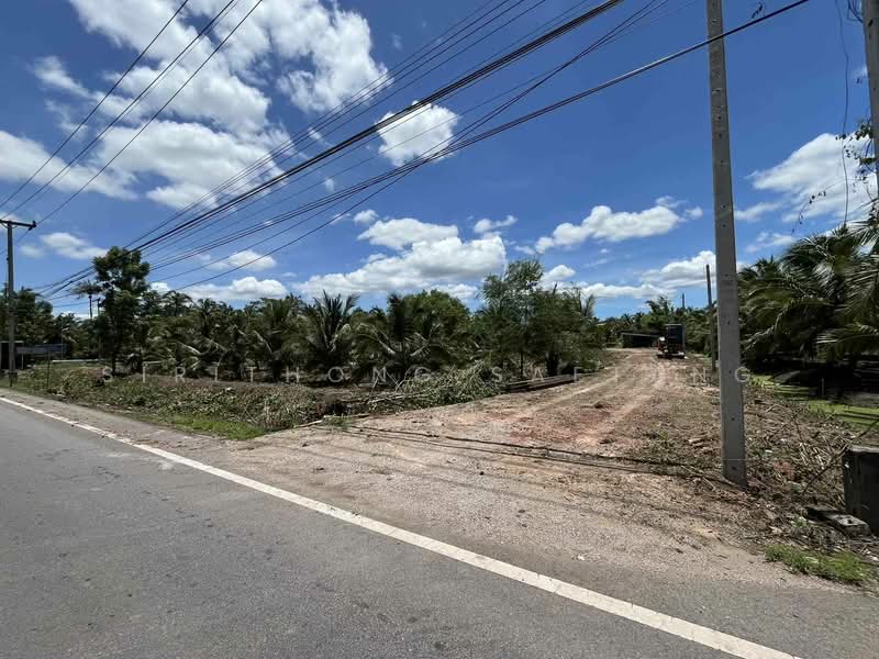 Land for sale in Amphawa, Samut Songkhram, Corner plot with road frontage on two sides, Samut Songkhram, 3011, Tha Kha, Amphawa, Samut Songkhram, , 8,400 sqm, Land For Sale, by Sirithong Saetang, 500470057 - DDproperty.com